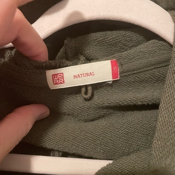 WE-AR Caja Zip hoodie in the color olive green / cypress one size - Picture 6 of 9